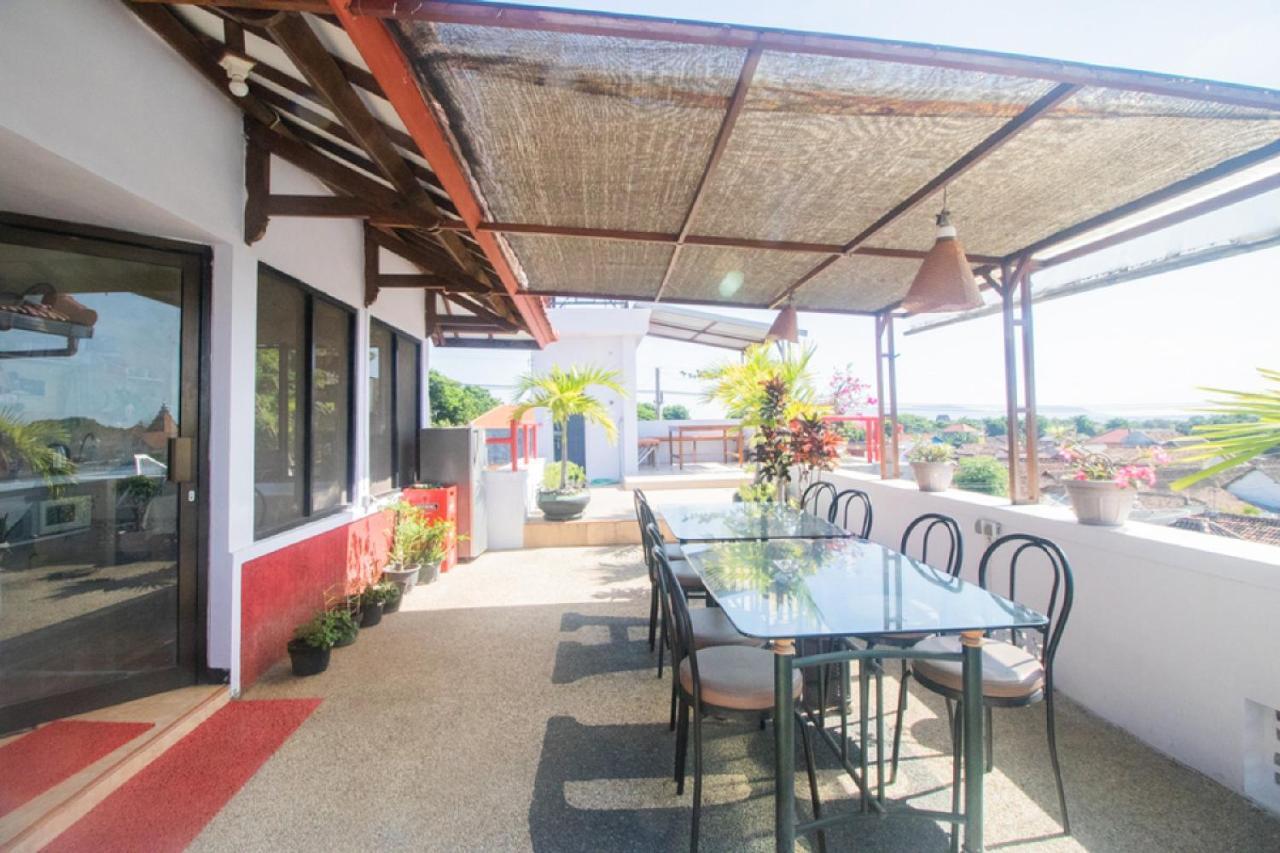 Отель Reddoorz Near Pantai Boom Баньюванги Экстерьер фото
